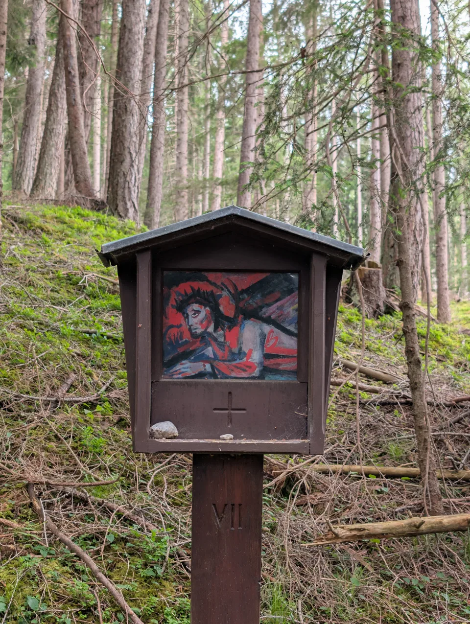 Kreuzweg-Station VII auf dem Pilgerweg