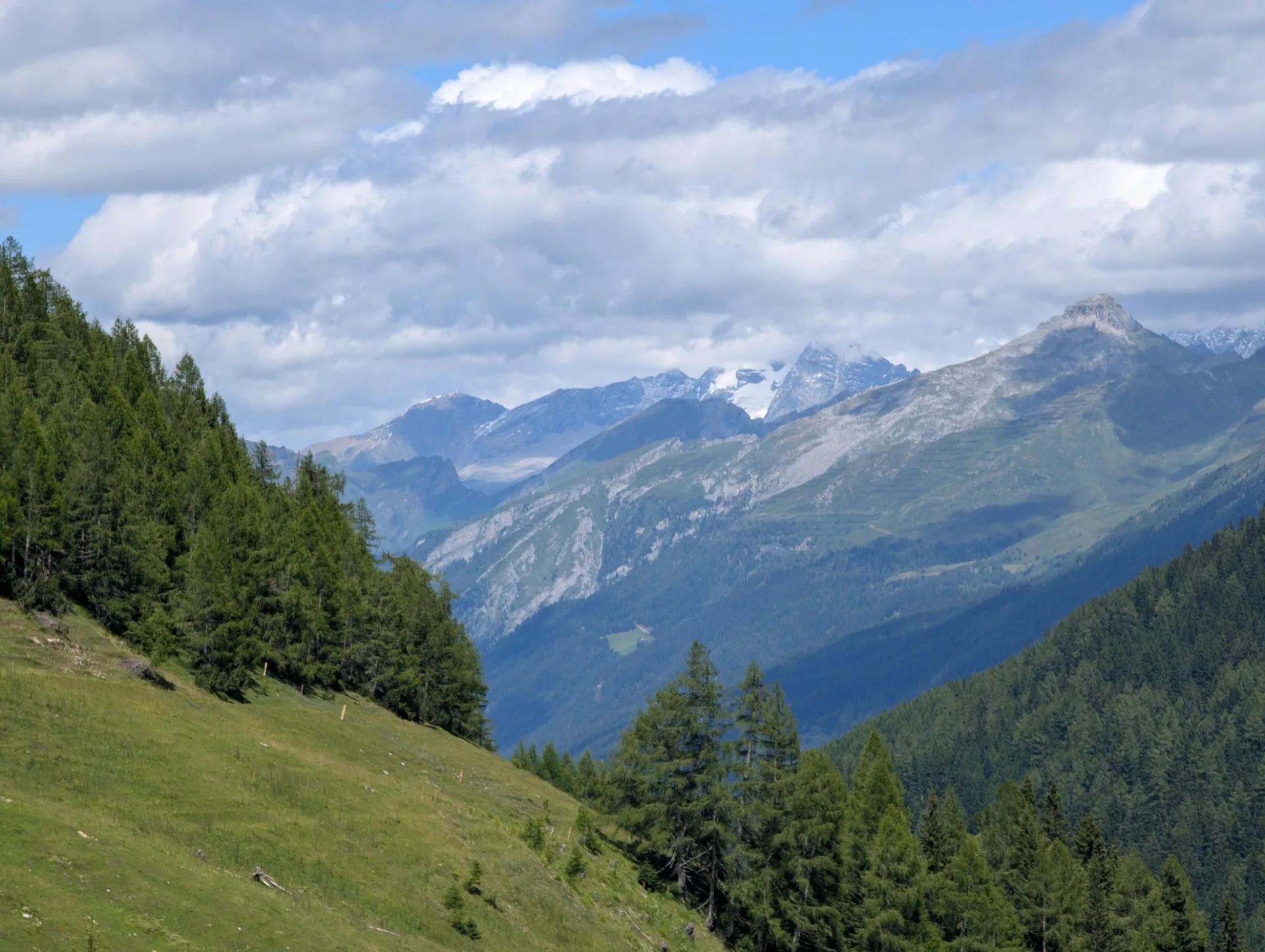 Bergpanorama mit Gletscher Richtung Süden