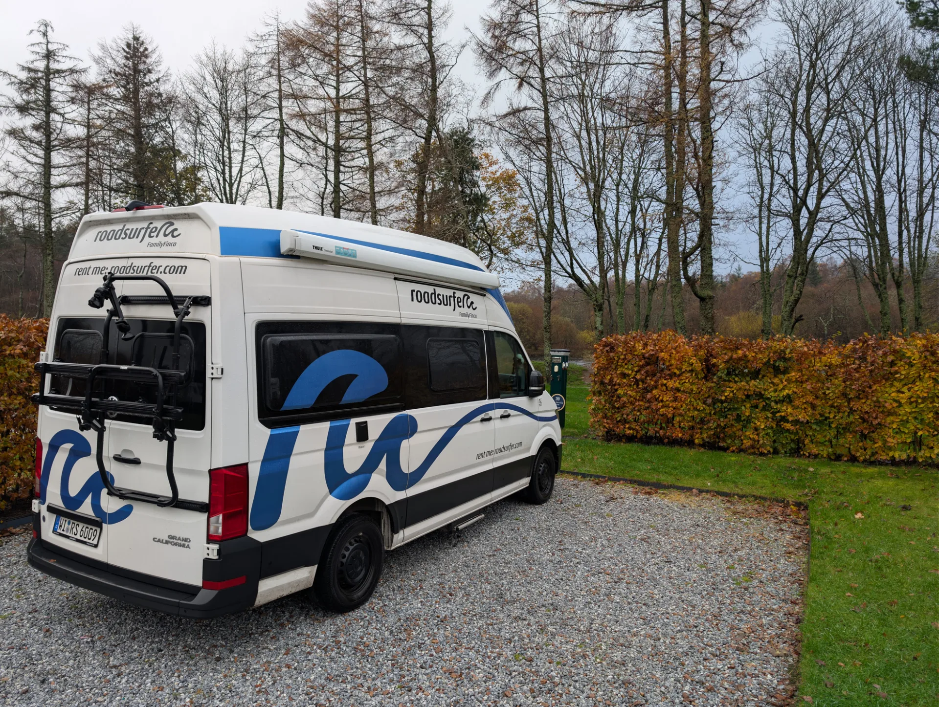 Aufbruch am Roadsurfer-Camper — gleich geht's los Richtung Trailhead