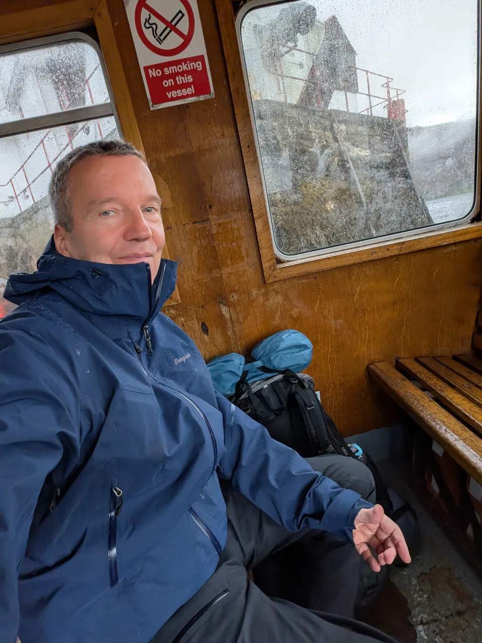 Anreise per Boot über den Loch — der eigentliche Trailhead liegt am anderen Ufer