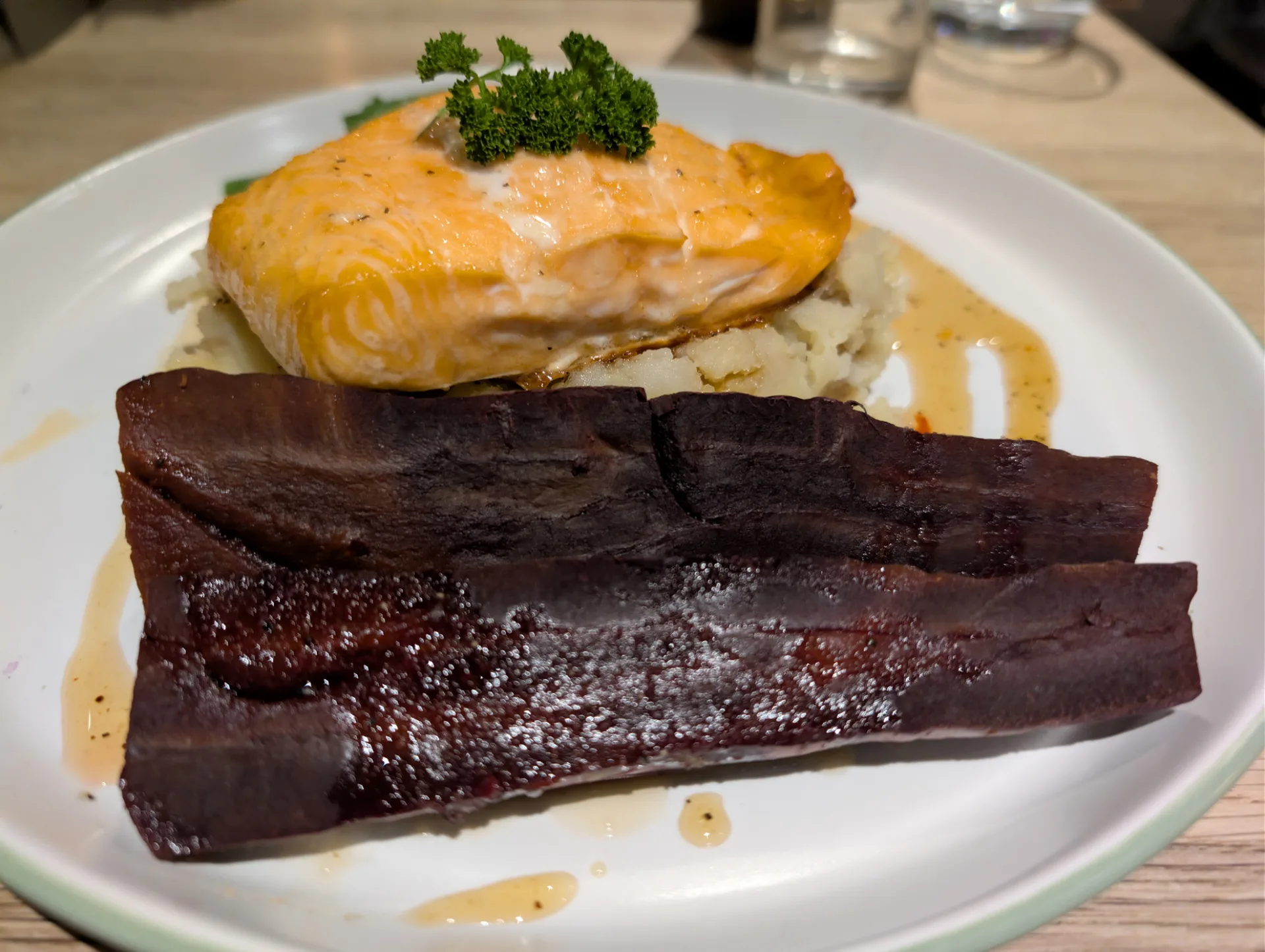 Lachs auf Kartoffelstampf — die Belohnung nach zwei nassen Tagen